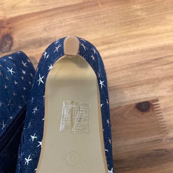 $10 CLEARANCE SALE - Lulus Khristyn Dark Blue Denim Star Print Stiletto Booties - Picture 11 of 14